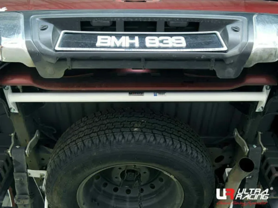 Ultra Racing Isuzu D-MAX (RT50) 2.5D/3.0D 4WD 12+ UltraRacing 2-Point Rear Torsion Bar (2860), référence RT2-2860