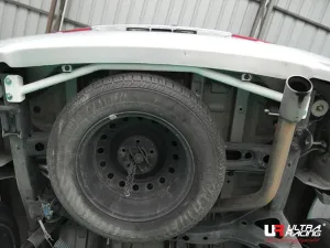 Ultra Racing Toyota Innova (AN40) 2.0 2WD 11-15 UltraRacing 7-Point Rear Torsion Bar (3537), référence RT2-3537