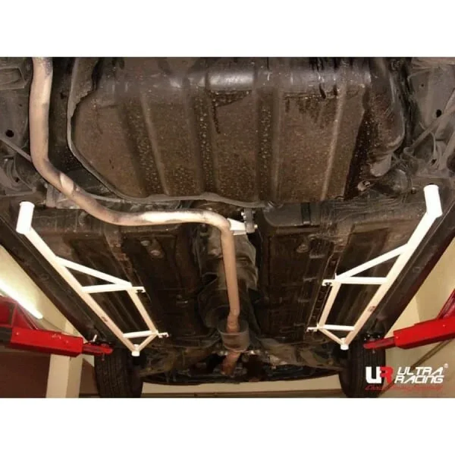 Ultra Racing Proton Putra 1.8 2WD 96-04/Satria 1.3 94-05 UltraRacing 8-Point Rear Torsion Bar (228P), référence SD8-228P