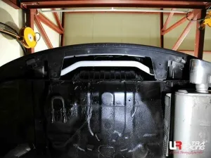 Ultra Racing Renault Samsung SM5 (L43) 1.6T/2.0 FL 15+/SM7 2.5 11-19 UltraRacing 2-Point Rear Torsion Bar (2248), référence URKR-RT2-2248