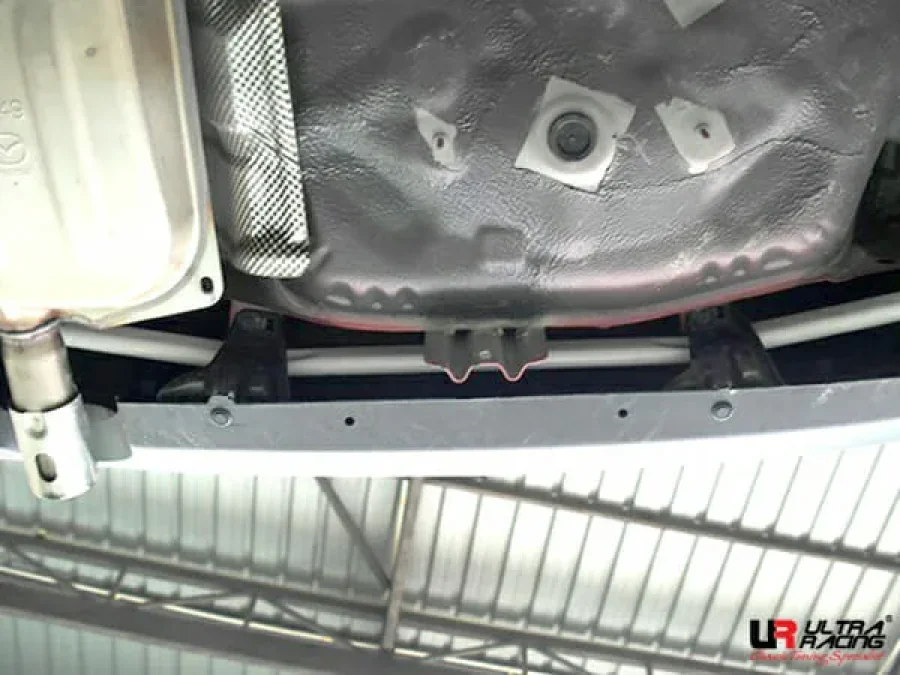Ultra Racing Mazda 2 (DJ) 1.5/1.5D 2WD Sedan 14+ UltraRacing 2-Point Rear Torsion Bar (3165), référence URTH-RT2-3165