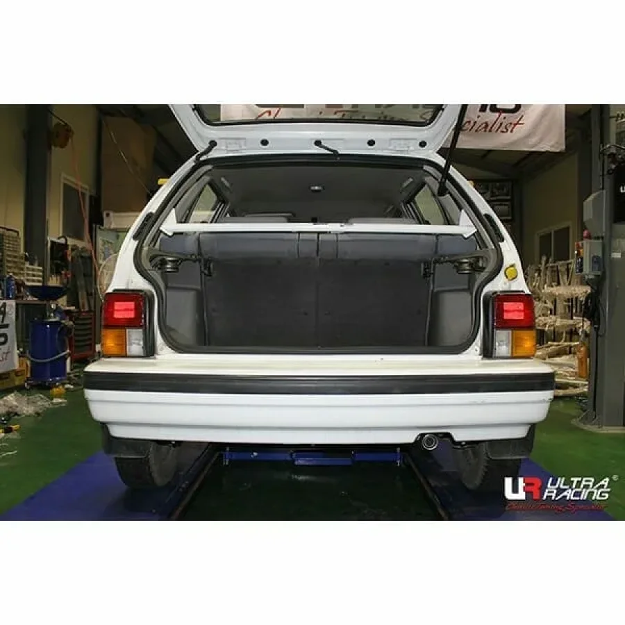 Ultra Racing Kia Pride (Y) 1.1 2WD 87-00 UltraRacing 2-Point C-Pillar Bar (2691), référence URKR-RU2-2691