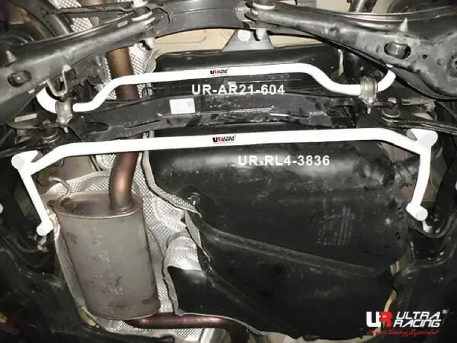 Ultra Racing Volkswagen Passat B8 (TYP 3G) 1.8 TSI 2WD 15-22 UltraRacing Rear Sway Bar 21mm (604), référence AR21-604